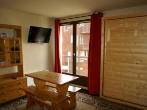 Studio cabine au pied des pistes avec balcon et casier à skis - FR-1-557-13